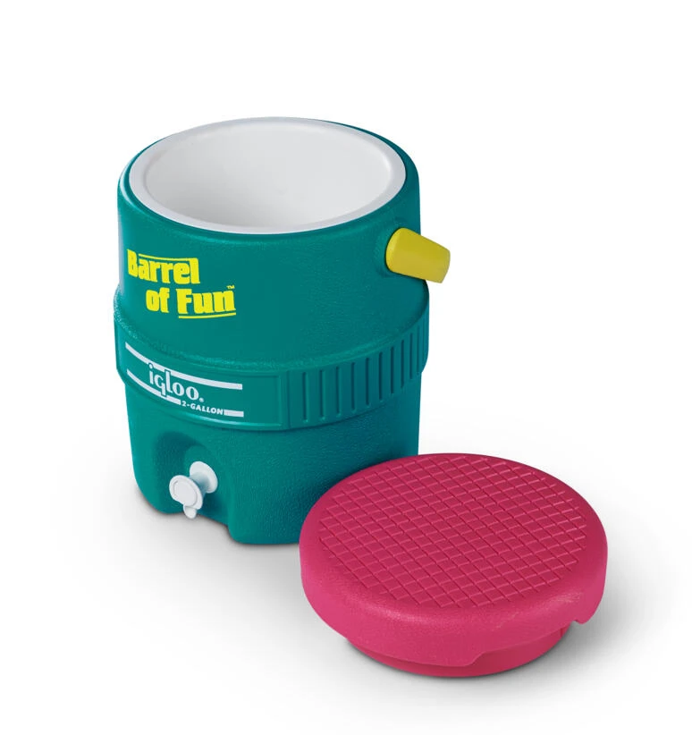 IGLOO Retro Barrel Of Fun 2 Gallon 5 IGLOO Retro Barrel Of Fun 2 Gallon - Image 3