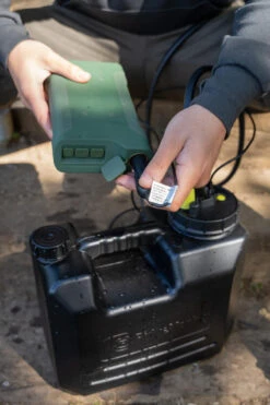 RidgeMonkey Outdoor Power Shower (Full Kit) (RM507) -Outdoor Camping Shop k2b580bc4c563bc55cf211e74fe44601c