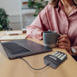 Energizer NiMH Battery Charger USB 4 AA/AAA 4 Batteries AA / HR06 -Outdoor Camping Shop k4fb1fbe8b595e8d50bc5568109aa2833