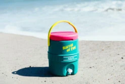 IGLOO Retro Barrel Of Fun 2 Gallon 11 IGLOO Retro Barrel Of Fun 2 Gallon -Outdoor Camping Shop kc88273d206089a3a71fec21ebeffb697